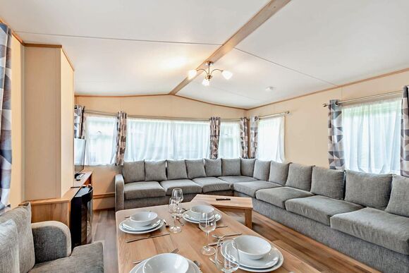 Gold Premium 2 Bedroom Caravan, Sleeps 6. With parking & decking - Fallbarrow, Bowness-on-Windermere