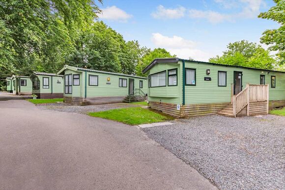 Gold Premium 2 Bedroom Caravan, Sleeps 6. With parking & decking - Fallbarrow, Bowness-on-Windermere