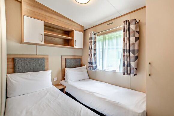 Gold Premium 2 Bedroom Caravan, Sleeps 6. With parking & decking - Fallbarrow, Bowness-on-Windermere