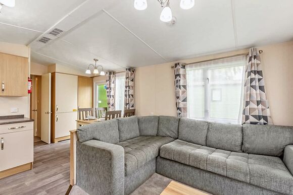Gold Premium 2 Bed Caravan, Sleeps 6. With parking, ensuite & decking - Fallbarrow, Bowness-on-Windermere