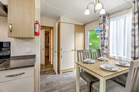 Gold Premium 2 Bed Caravan, Sleeps 6. With parking, ensuite & decking - Fallbarrow, Bowness-on-Windermere