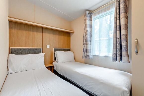Gold Premium 2 Bed Caravan, Sleeps 6. With parking, ensuite & decking - Fallbarrow, Bowness-on-Windermere