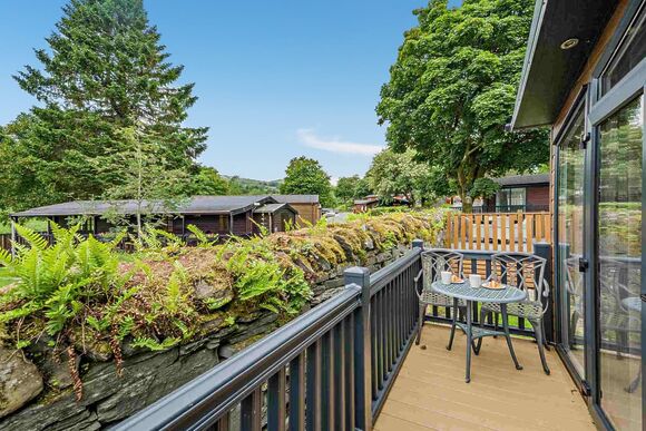 Gold Premium 3 Bed Caravan, Slps 6. With parking, ensuite & decking - Fallbarrow, Bowness-on-Windermere