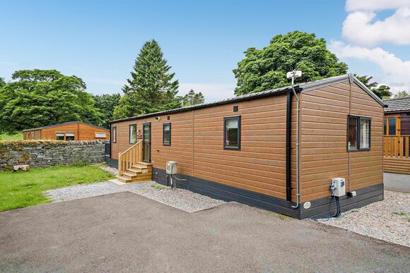 Gold Premium 3 Bed Caravan, Slps 6. With parking, ensuite & decking - Fallbarrow, Bowness-on-Windermere