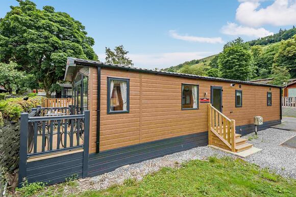 Gold Premium 3 Bed Caravan, Slps 6. With parking, ensuite & decking - Fallbarrow, Bowness-on-Windermere