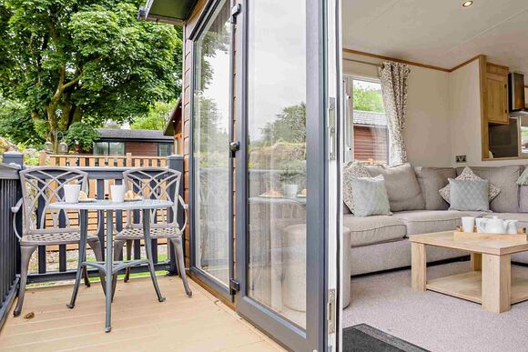 Gold Premium 3 Bed Caravan, Slps 6. With parking, ensuite & decking - Fallbarrow, Bowness-on-Windermere