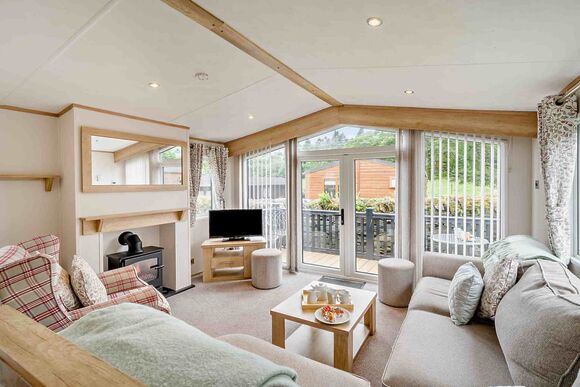Gold Premium 3 Bed Caravan, Slps 6. With parking, ensuite & decking - Fallbarrow, Bowness-on-Windermere