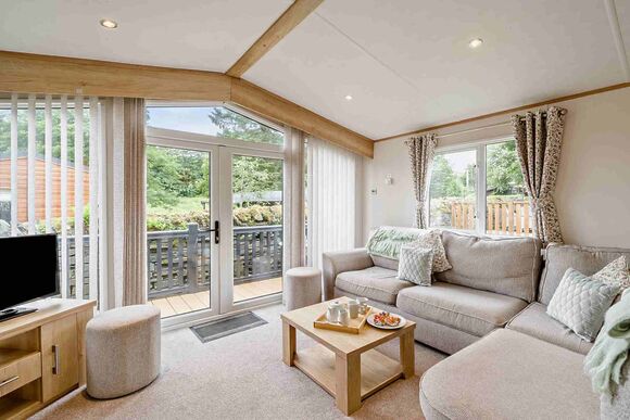 Gold Premium 3 Bed Caravan, Slps 6. With parking, ensuite & decking - Fallbarrow, Bowness-on-Windermere
