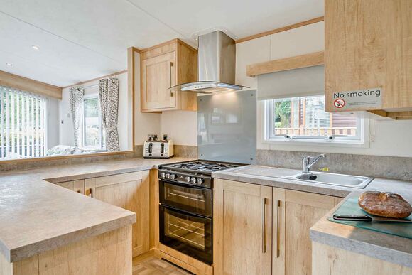 Gold Premium 3 Bed Caravan, Slps 6. With parking, ensuite & decking - Fallbarrow, Bowness-on-Windermere