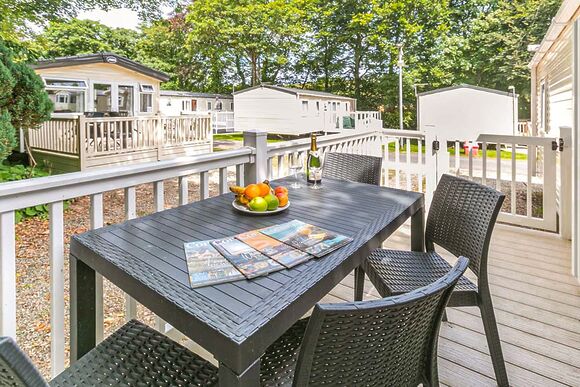 Gold Premium 3 Bedroom Caravan, Sleeps 8. With parking & decking - Fallbarrow, Bowness-on-Windermere