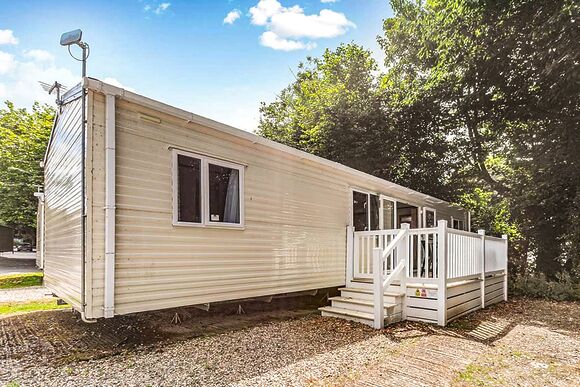 Gold Premium 3 Bedroom Caravan, Sleeps 8. With parking & decking - Fallbarrow, Bowness-on-Windermere