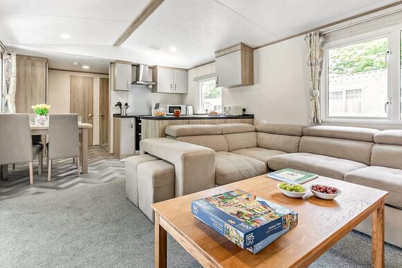 Gold Premium 3 Bedroom Caravan, Sleeps 8. With parking & decking - Fallbarrow, Bowness-on-Windermere