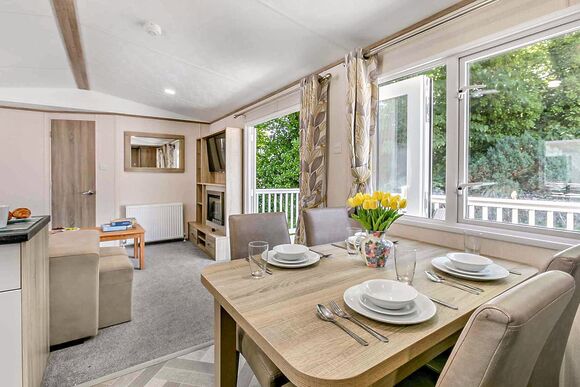 Gold Premium 3 Bedroom Caravan, Sleeps 8. With parking & decking - Fallbarrow, Bowness-on-Windermere