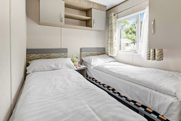 Gold Premium 3 Bedroom Caravan, Sleeps 8. With parking & decking - Fallbarrow, Bowness-on-Windermere