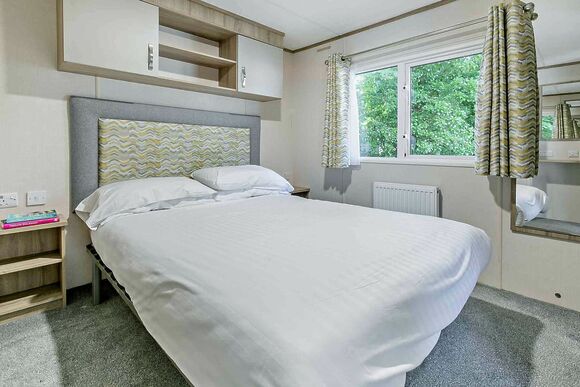 Gold Premium 3 Bed Caravan, Slps 8. With parking, ensuite & decking - Fallbarrow, Bowness-on-Windermere