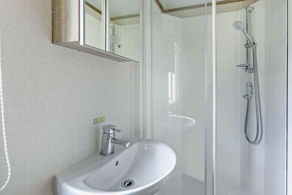 Gold Premium 3 Bed Caravan, Slps 8. With parking, ensuite & decking, Gold Premium 3, Slps 8, parking, ensuite & decking P - Fallbarrow, Bowness-on-Windermere