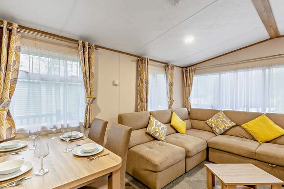 Silver Premium 2 Bedroom Caravan, Sleeps 6 - Fallbarrow, Bowness-on-Windermere