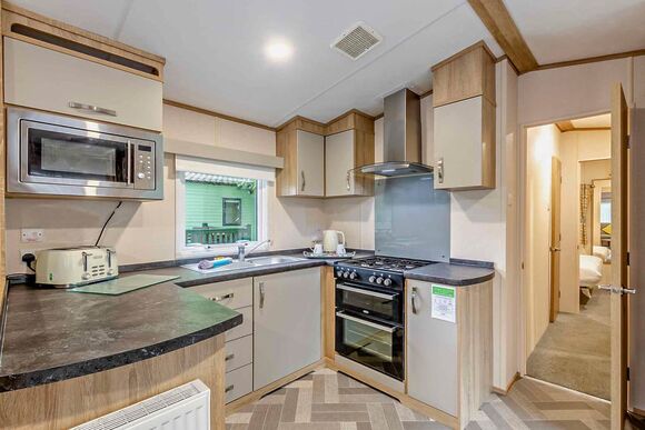 Silver Premium 2 Bedroom Caravan, Sleeps 6 - Fallbarrow, Bowness-on-Windermere