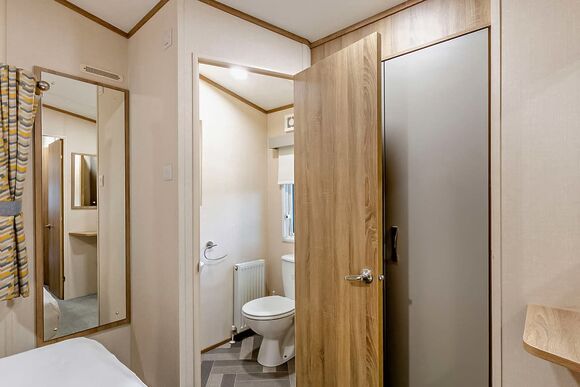 Silver Premium 2 Bedroom Caravan, Sleeps 6 - Fallbarrow, Bowness-on-Windermere