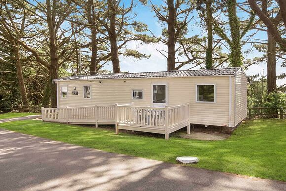 Silver Premium 2 Bedroom Caravan, Sleeps 6. With decking - Fallbarrow, Bowness-on-Windermere