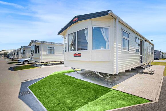 Silver Premium 3 Bedroom Caravan, Sleeps 8. With decking - Fallbarrow, Bowness-on-Windermere