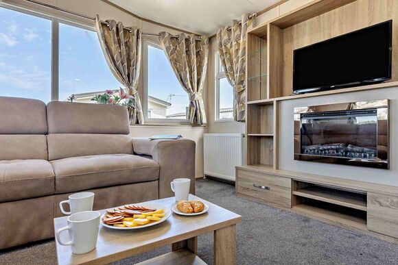 Silver Premium 3 Bedroom Caravan, Sleeps 8. With decking - Fallbarrow, Bowness-on-Windermere