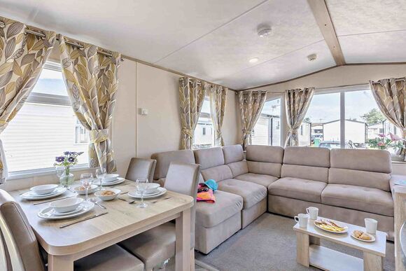 Silver Premium 3 Bedroom Caravan, Sleeps 8. With decking - Fallbarrow, Bowness-on-Windermere