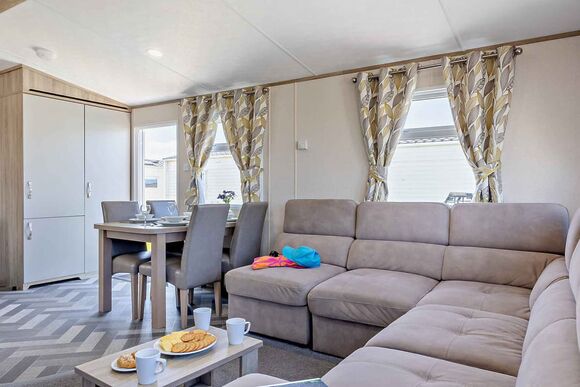 Silver Premium 3 Bedroom Caravan, Sleeps 8. With decking - Fallbarrow, Bowness-on-Windermere