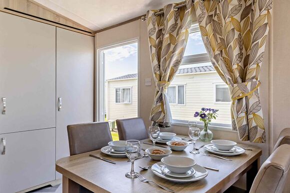 Silver Premium 3 Bedroom Caravan, Sleeps 8. With decking - Fallbarrow, Bowness-on-Windermere
