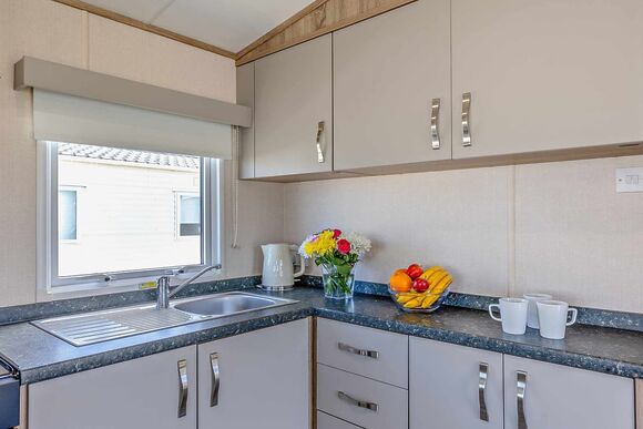 Silver Premium 3 Bedroom Caravan, Sleeps 8. With decking - Fallbarrow, Bowness-on-Windermere