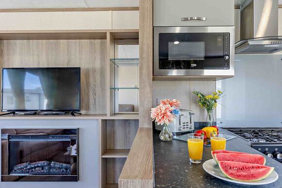 Silver Premium 3 Bedroom Caravan, Sleeps 8. With decking - Fallbarrow, Bowness-on-Windermere