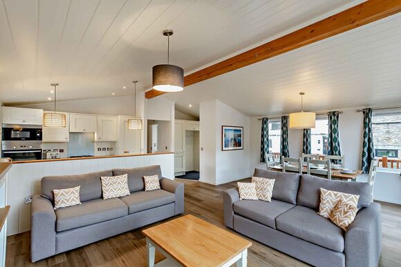 Deluxe 2 Lodge, slps 4, parking, ensuite & decking P, Deluxe 2 Bedroom Lodge, Sleeps 4. With parking, ensuite & decking - Fallbarrow, Bowness-on-Windermere