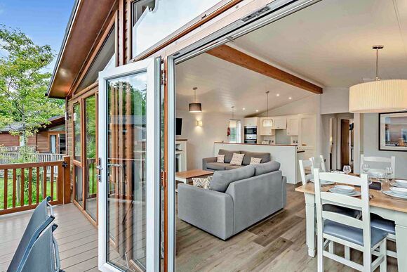 Deluxe Lodge with ensuite & decking - Fallbarrow, Bowness-on-Windermere