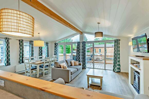 Deluxe Lodge with ensuite & decking - Fallbarrow, Bowness-on-Windermere
