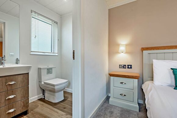 Deluxe Lodge with ensuite & decking - Fallbarrow, Bowness-on-Windermere