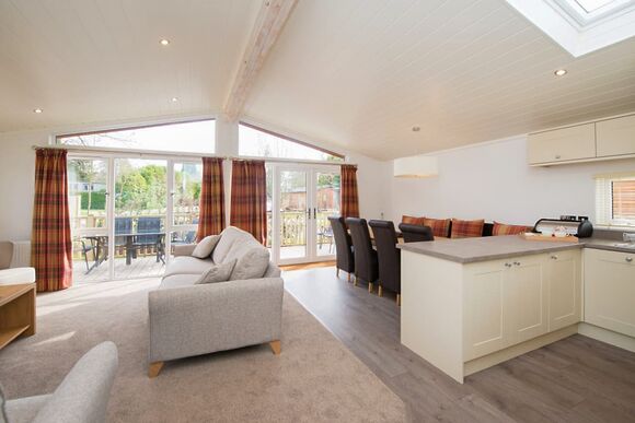 Deluxe 3 Lodge, slps 6, parking, ensuite & decking P, Deluxe 3 Bedroom Lodge, Sleeps 6. With parking, ensuite & decking - Fallbarrow, Bowness-on-Windermere