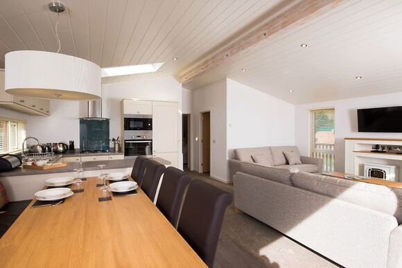 Deluxe 3 Lodge, slps 6, parking, ensuite & decking P, Deluxe 3 Bedroom Lodge, Sleeps 6. With parking, ensuite & decking - Fallbarrow, Bowness-on-Windermere