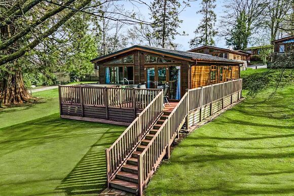 Deluxe 3 Bed Lodge, Slps 6. With parking, ensuite, decking, lake view P, Deluxe 3 Bed Lodge, Slps 6. With parking, ensuite, decking, lake view - Fallbarrow, Bowness-on-Windermere