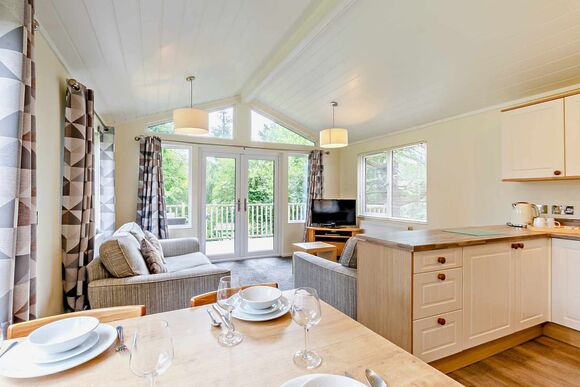 Superior Lodge with parking & decking - Fallbarrow, Bowness-on-Windermere