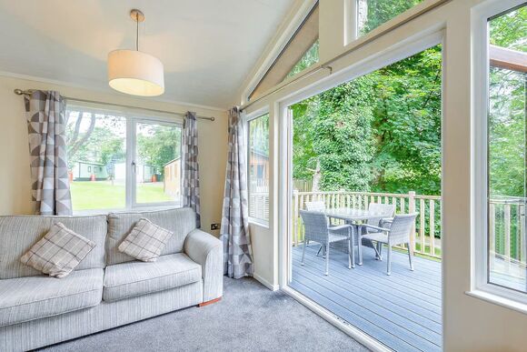 Superior Lodge with parking & decking - Fallbarrow, Bowness-on-Windermere