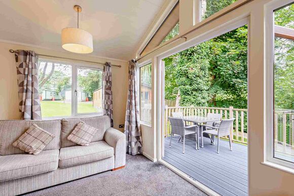 Superior Lodge with parking & decking - Fallbarrow, Bowness-on-Windermere