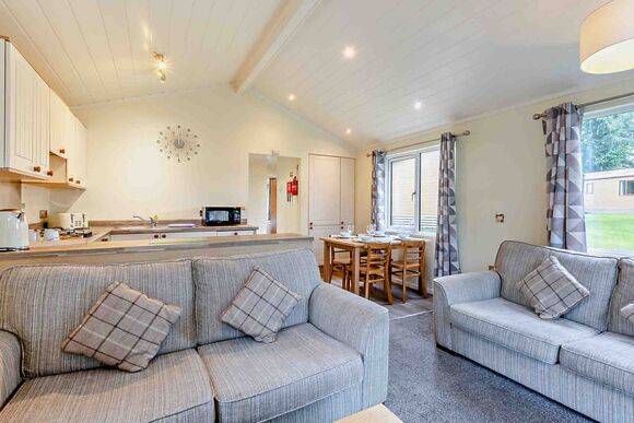 Superior Lodge with parking & decking - Fallbarrow, Bowness-on-Windermere