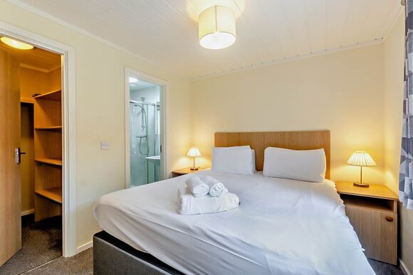 Superior Lodge with parking & decking - Fallbarrow, Bowness-on-Windermere