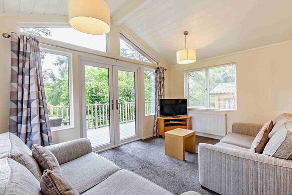 Superior 2 Lodge, slps 4, parking, ensuite & deck P, Superior 2 Bedroom Lodge, Sleeps 4. With parking, ensuite & decking - Fallbarrow, Bowness-on-Windermere