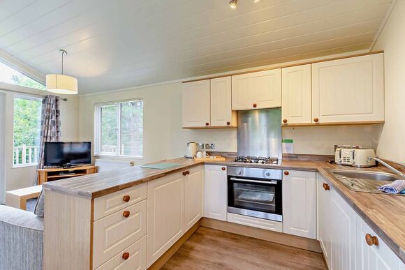 Superior 2 Bedroom Lodge, Sleeps 4. With parking, ensuite & decking, Superior 2 Lodge, slps 4, parking, ensuite & deck P - Fallbarrow, Bowness-on-Windermere