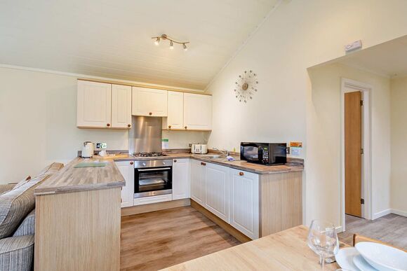 Superior 2 Bedroom Lodge, Sleeps 4. With parking, ensuite & decking, Superior 2 Lodge, slps 4, parking, ensuite & deck P - Fallbarrow, Bowness-on-Windermere