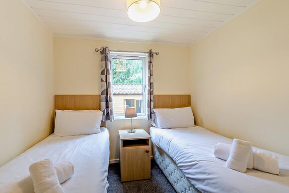 Superior 2 Bedroom Lodge, Sleeps 4. With parking, ensuite & decking, Superior 2 Lodge, slps 4, parking, ensuite & deck P - Fallbarrow, Bowness-on-Windermere