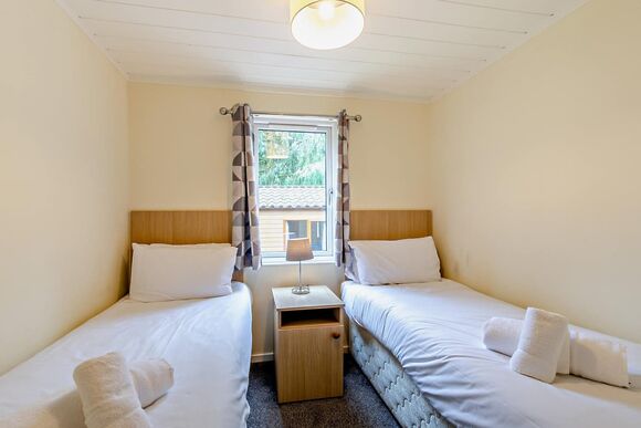 Superior Lodge with parking, ensuite, decking & lake view, Superior Lodge, parking, ensuite, decking & LV P - Fallbarrow, Bowness-on-Windermere