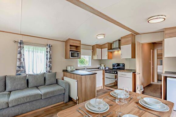 Gold Caravan with parking, decking & lake view - Fallbarrow, Bowness-on-Windermere
