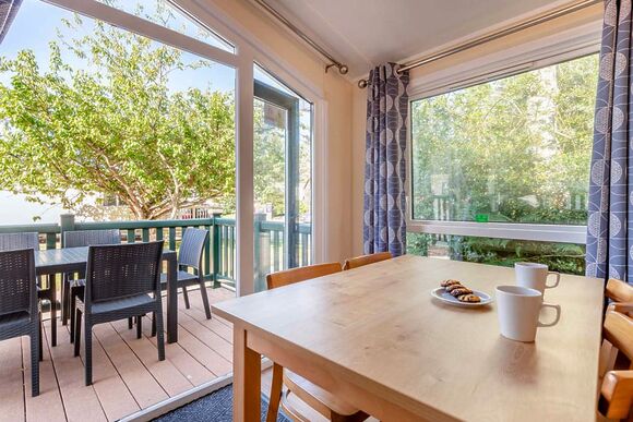 Superior, Slps 4. Parking. Ensuite, deck, hot tub P - Fallbarrow, Bowness-on-Windermere